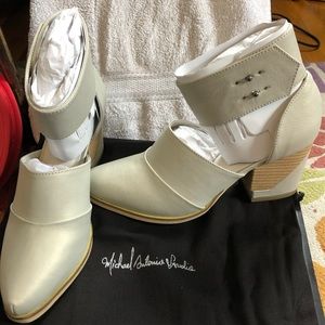 Silver/light grey shoes